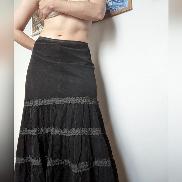 Corduroy lace tiered maxi skirt - Picture 3 of 6